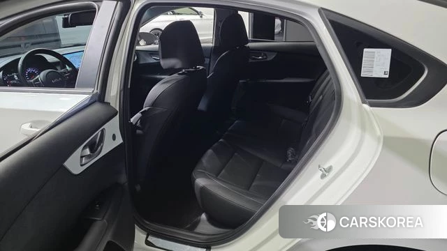 Kia The New K3 2nd generation 2022 Белый из Кореи, фото 2