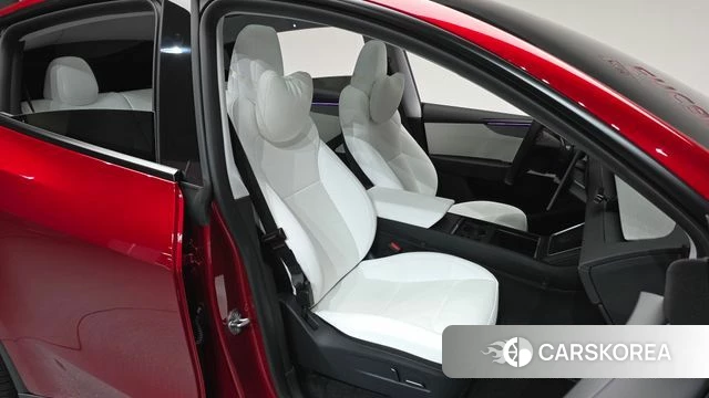 Tesla Model Y 2025 Красный из Кореи, фото 2