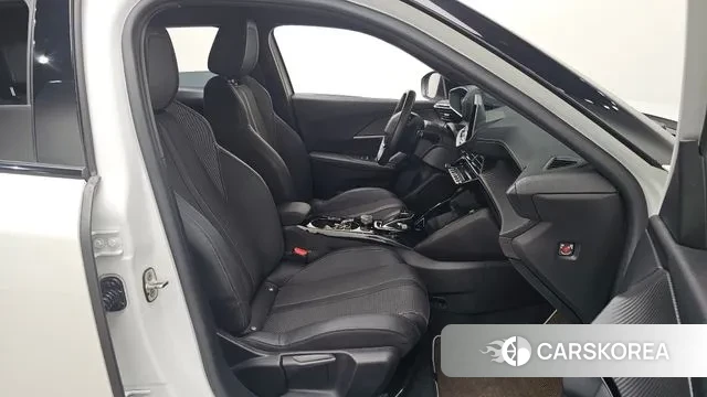 Peugeot e-2008 second generation 2021 Белый из Кореи, фото 2