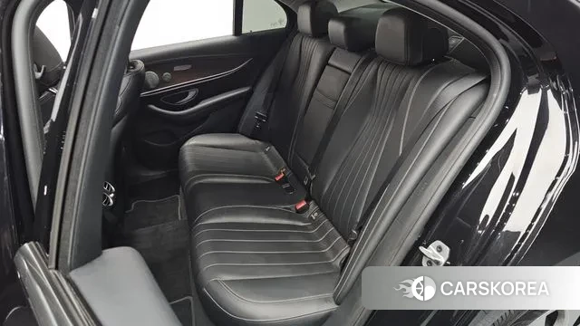 Mercedes-Benz E-Class W213 2018 Черный из Кореи, фото 2