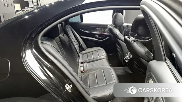 Mercedes-Benz E-Class W213 2022 Черный из Кореи, фото 2