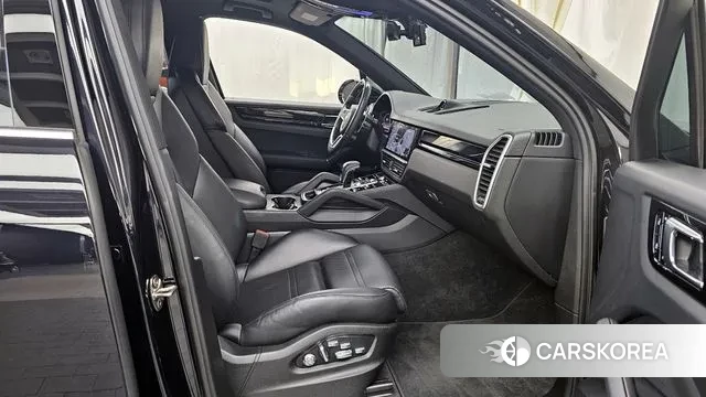 Porsche Cayenne (PO536) 2019 Черный из Кореи, фото 2