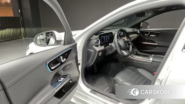 Mercedes-Benz C-Class W206 2023 Белый из Кореи, фото 2