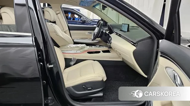 Genesis GV70 2023 Черный из Кореи, фото 2