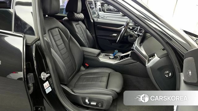 BMW i4 2023 Черный из Кореи, фото 2