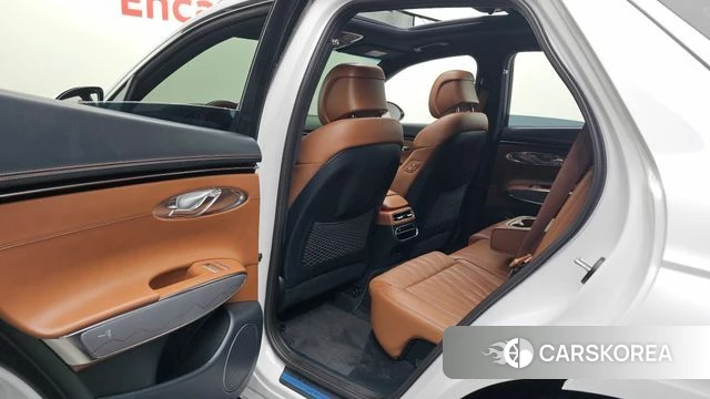 Genesis GV70 2023 Белый из Кореи, фото 2