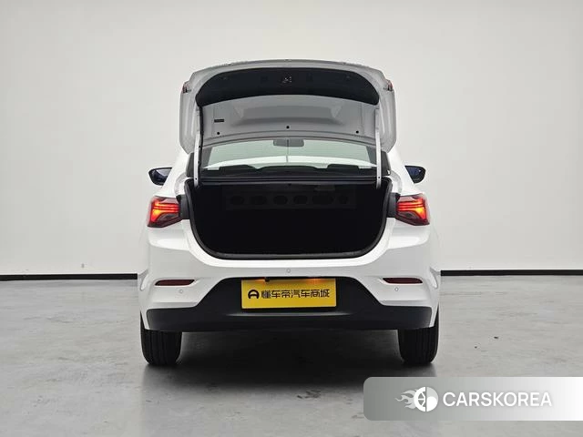 Chevrolet Kovoz 2022 Белый из Китая, фото 2