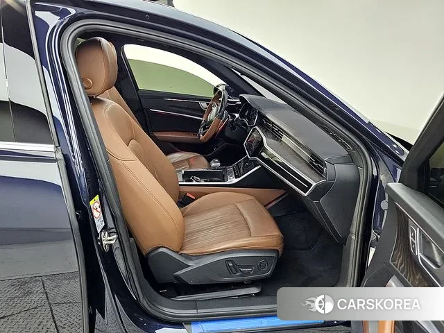 Audi A6 (C8) 2020 Темно-зеленый из Кореи, фото 2