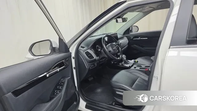 Kia Seltos 2022 Белый из Кореи, фото 2