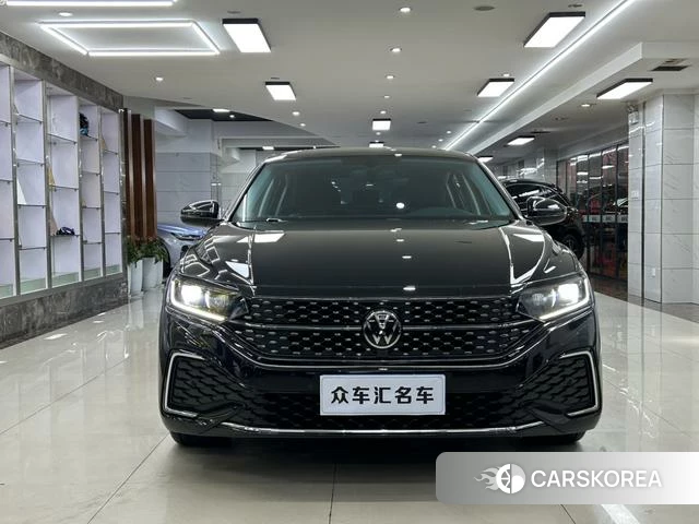 Volkswagen Passat 2024 Черный из Китая, фото 2
