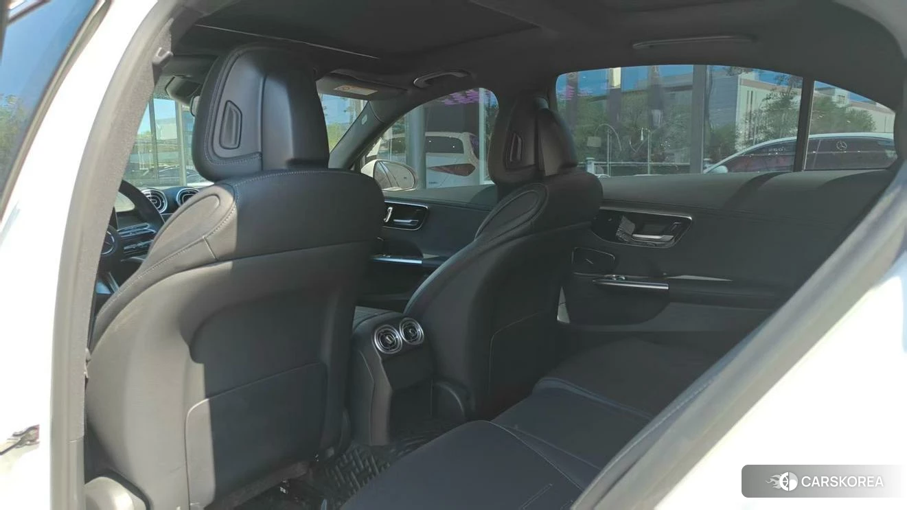 Mercedes-Benz Class C 2024 Белый из Китая, фото 2