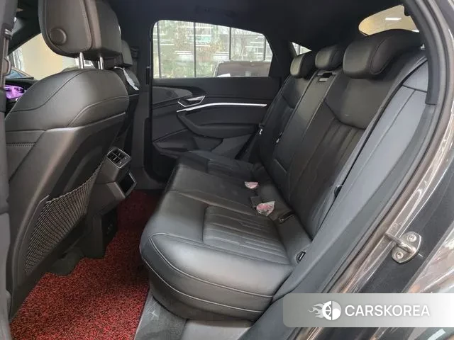 Audi e-Tron 2021 Серый из Кореи, фото 2