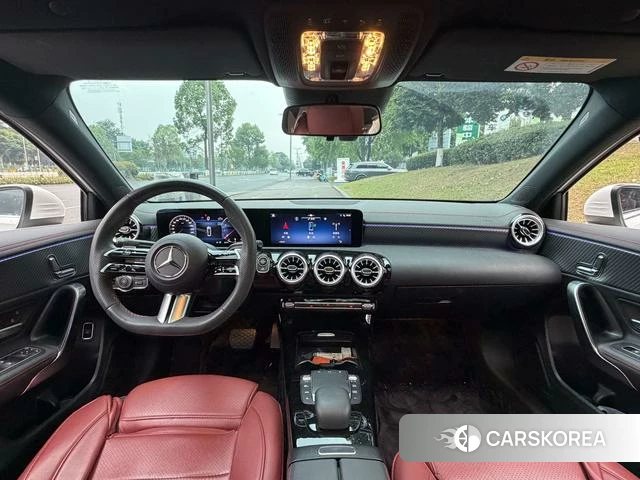 Mercedes-Benz Class A 2024 Белый из Китая, фото 2