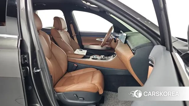 Genesis GV70 2024 Серый из Кореи, фото 2