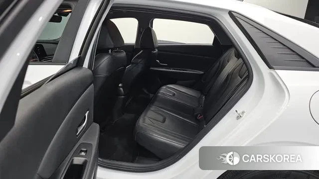 Hyundai Avante Hybrid (CN7) 2022 Белый из Кореи, фото 2