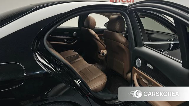 Mercedes-Benz E-Class W213 2020 Черный из Кореи, фото 2