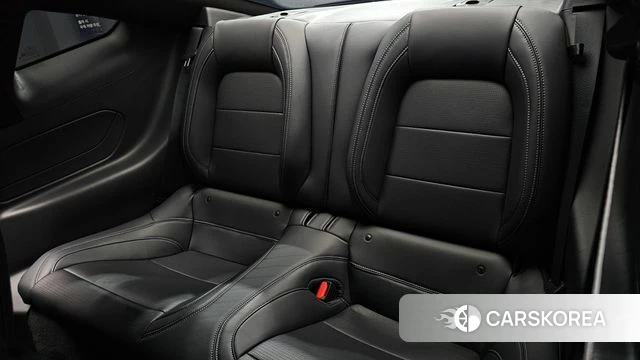 Ford Mustang 7th Generation 2024 Черный из Кореи, фото 2