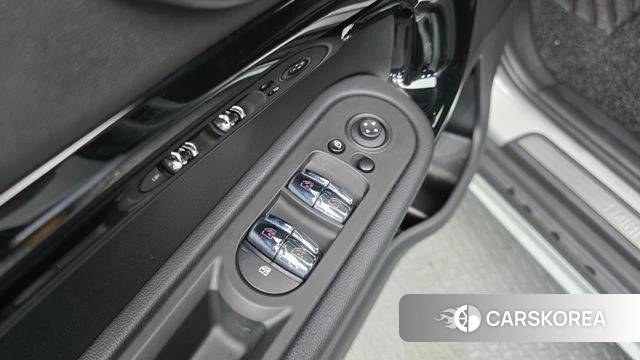Mini Cooper Countryman 2023 Белый из Кореи, фото 2