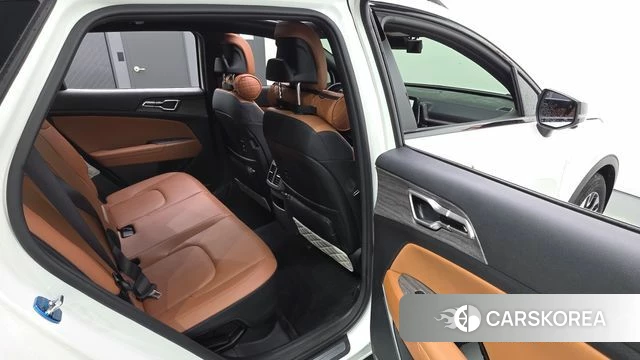 Kia Sportage 5th Generation Hybrid 2024 Белый из Кореи, фото 2