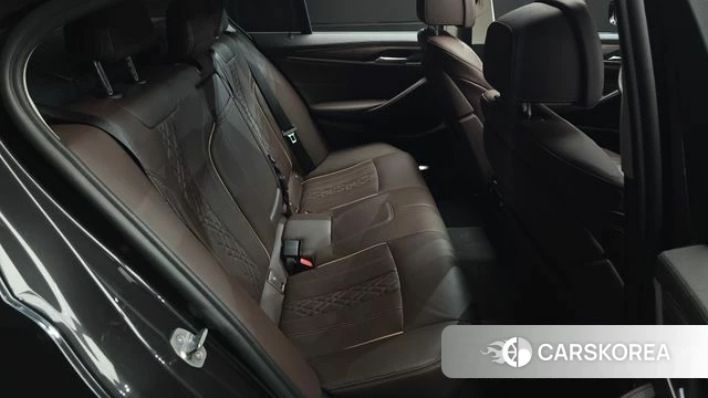 BMW 5 Series (G30) 2019 Серый из Кореи, фото 2