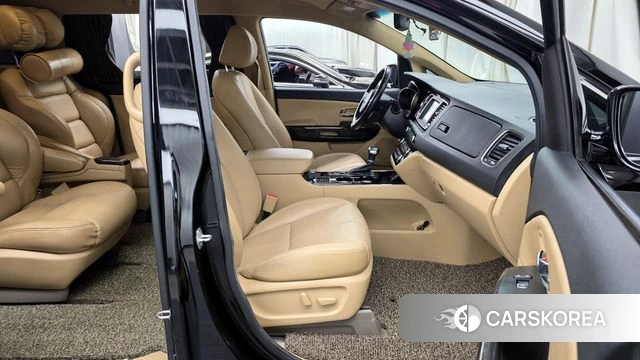 Kia The New Carnival 2018 Черный из Кореи, фото 2