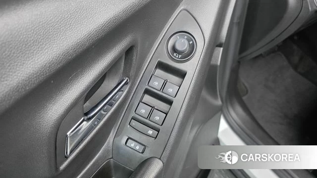 Chevrolet (GM Daewoo) The New Trax 2022 Белый из Кореи, фото 2