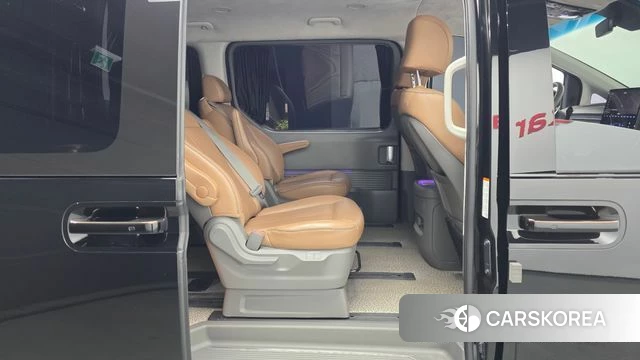 Hyundai Staria 2022 Черный из Кореи, фото 2