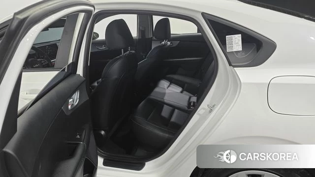 Kia The New K3 2nd generation 2024 Белый из Кореи, фото 2