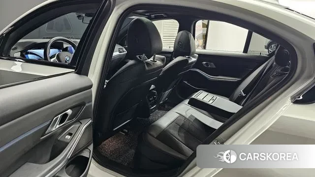 BMW 3 Series (G20) 2022 Белый из Кореи, фото 2