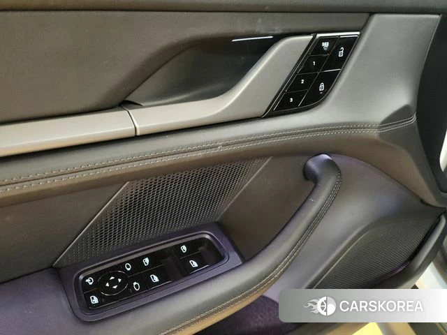 Porsche Taycan 2021 Белый из Кореи, фото 2