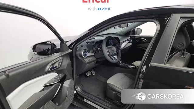 Chevrolet (GM Daewoo) Trax Crossover 2023 Черный из Кореи, фото 2