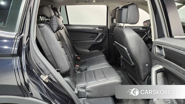 Volkswagen Tiguan Allspace 2020 Черный из Кореи, фото 2