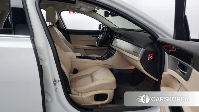 Jaguar XF (X260) 2018 Белый из Кореи, фото 2