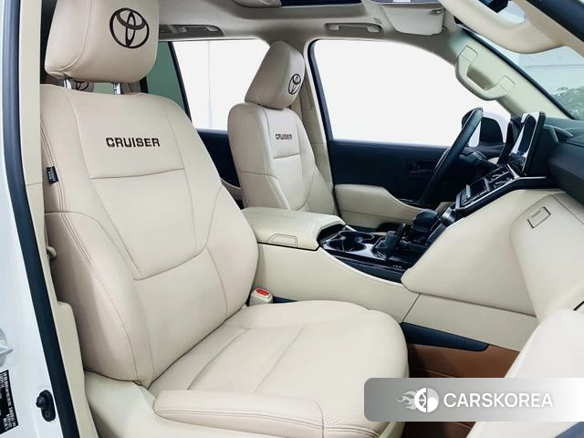 Toyota Land Cruiser (imported) 2026 Белый из Китая, фото 2