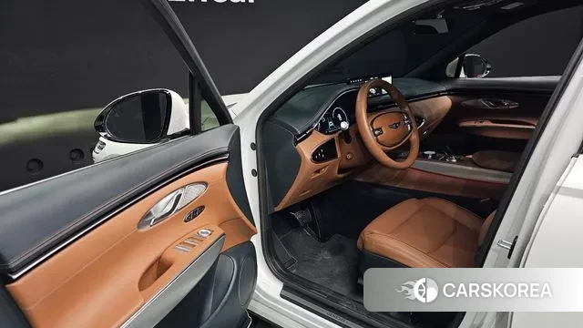 Genesis GV70 2023 Белый из Кореи, фото 2