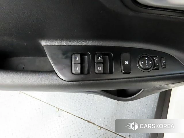 Kia Stonic 2018 Белый из Кореи, фото 2