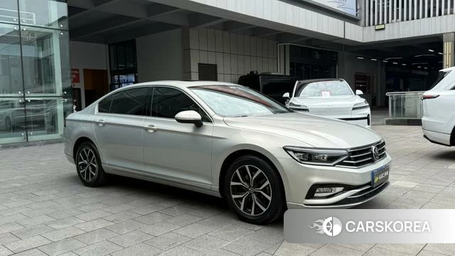 Volkswagen Magotan 2021 Шампань из Китая, фото 2