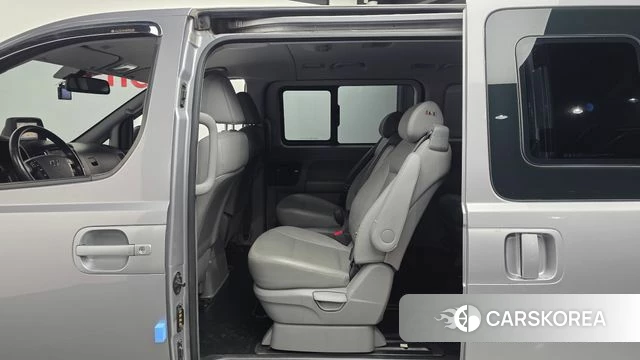 Hyundai The New Grand Starex 2020 Серебристо-серый из Кореи, фото 2