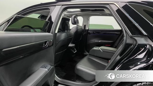 Hyundai Grandeur Hybrid (GN7) 2023 Черный из Кореи, фото 2