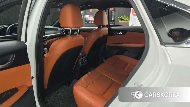 Kia The New K3 2nd generation 2021 Белый из Кореи, фото 2