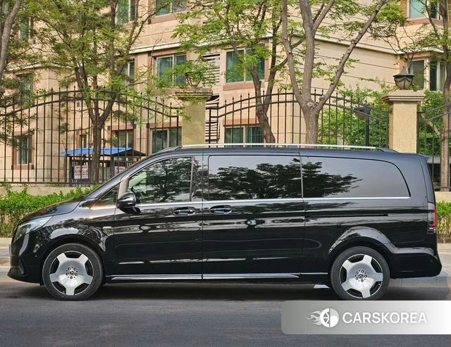 Mercedes-Benz V-class 2025 Черный из Китая, фото 2