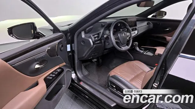 Lexus ES300h 7th generation 2023 Черный из Кореи, фото 2