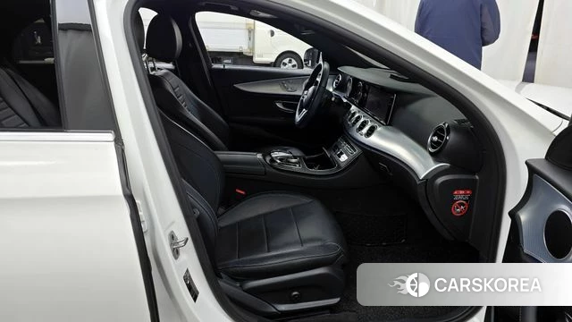 Mercedes-Benz E-Class W213 2019 Белый из Кореи, фото 2