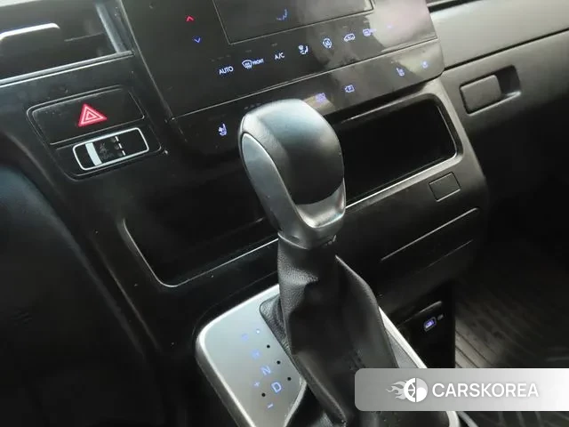 Hyundai Staria 2022 Белый из Кореи, фото 2