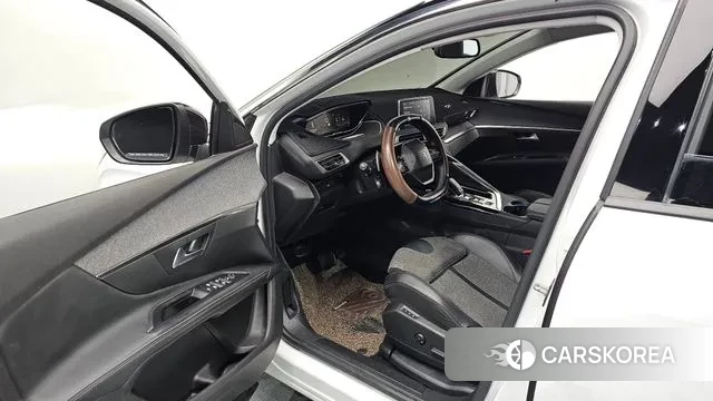 Peugeot 5008 second generation 2019 Белый из Кореи, фото 2