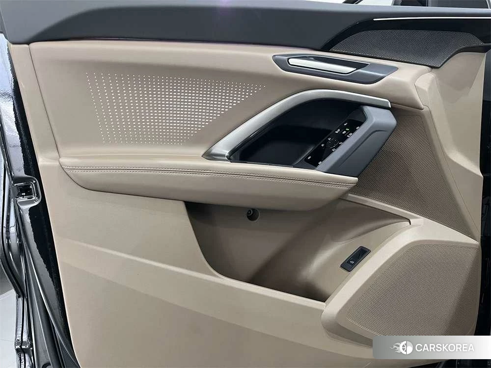 Audi Q5L 2026 Черный из Китая, фото 2
