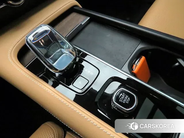 Volvo S90 2024 Черный из Кореи, фото 2