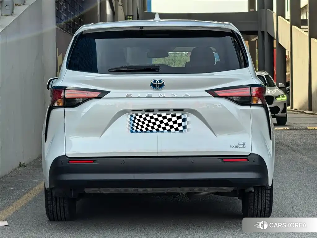 Toyota Sienna 2023 Белый из Китая, фото 2