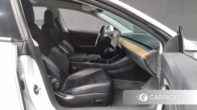 Tesla Model 3 2020 Белый из Кореи, фото 2