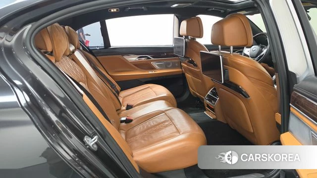 BMW 7 Series (G11) 2018 Серый из Кореи, фото 2